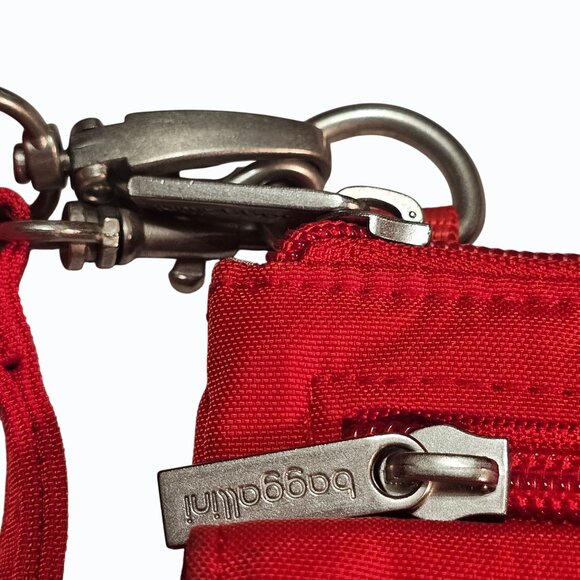 Baggallini Red Crossbody / Wristlet /  Detachable Strap Pockets - Picture 12 of 16